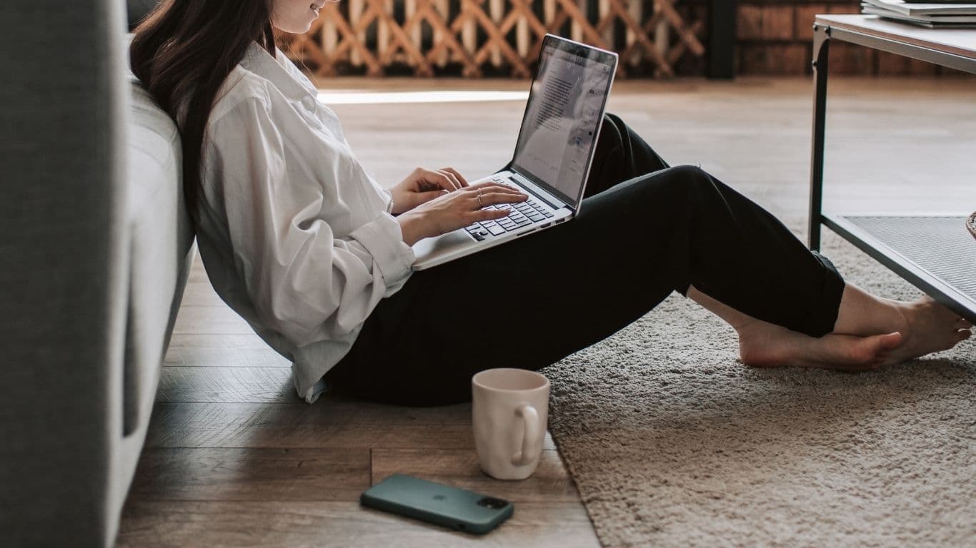 听众投稿网站，分享感恩见证！